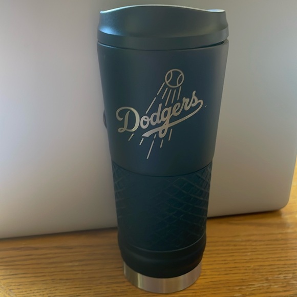 Los Angeles Dodgers Tumbler 24 Ounces Vacuum Insulated Keeps Cold & Stay Hot - Picture 1 of 7